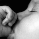 B�b� sucant son pouce