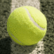 Balle de tennis sur la ligne
