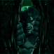 Hulk �cartant des plaques d'acier