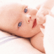 B�b� avec un doudou