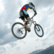 Champion de VTT en plein saut