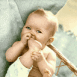B�b� prenant son pied