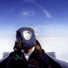Pilote de chasse tournant la t�te