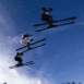 Skieur survolant la piste