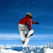 Snowboarder dominant les montagnes