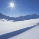 Montagne enneig�e et ensoleill�e