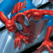 Spider-Man grimpant de face