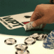 Cartes as et roi sur la tapis 