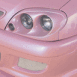 Zoom sur phares Peugeot rose