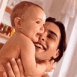 B�b� et son papa souriants