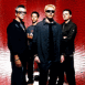 The Offspring, le groupe dans une chambre rouge