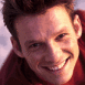 Homme roux souriant